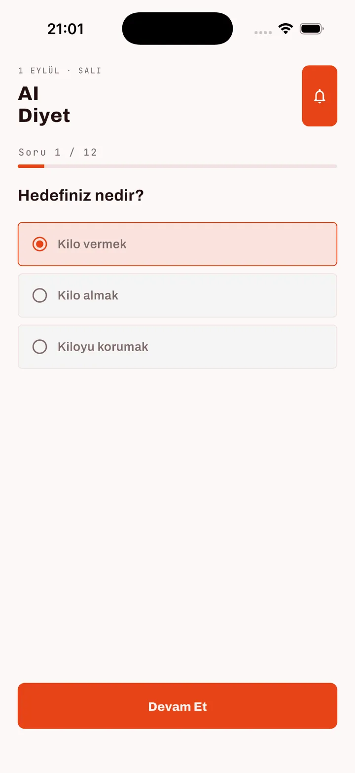 FitApp AI diyet anketinin birinci sorusu: kilo vermek, kilo almak veya kiloyu korumak seçenekleri ve ilerleme çubuğu.