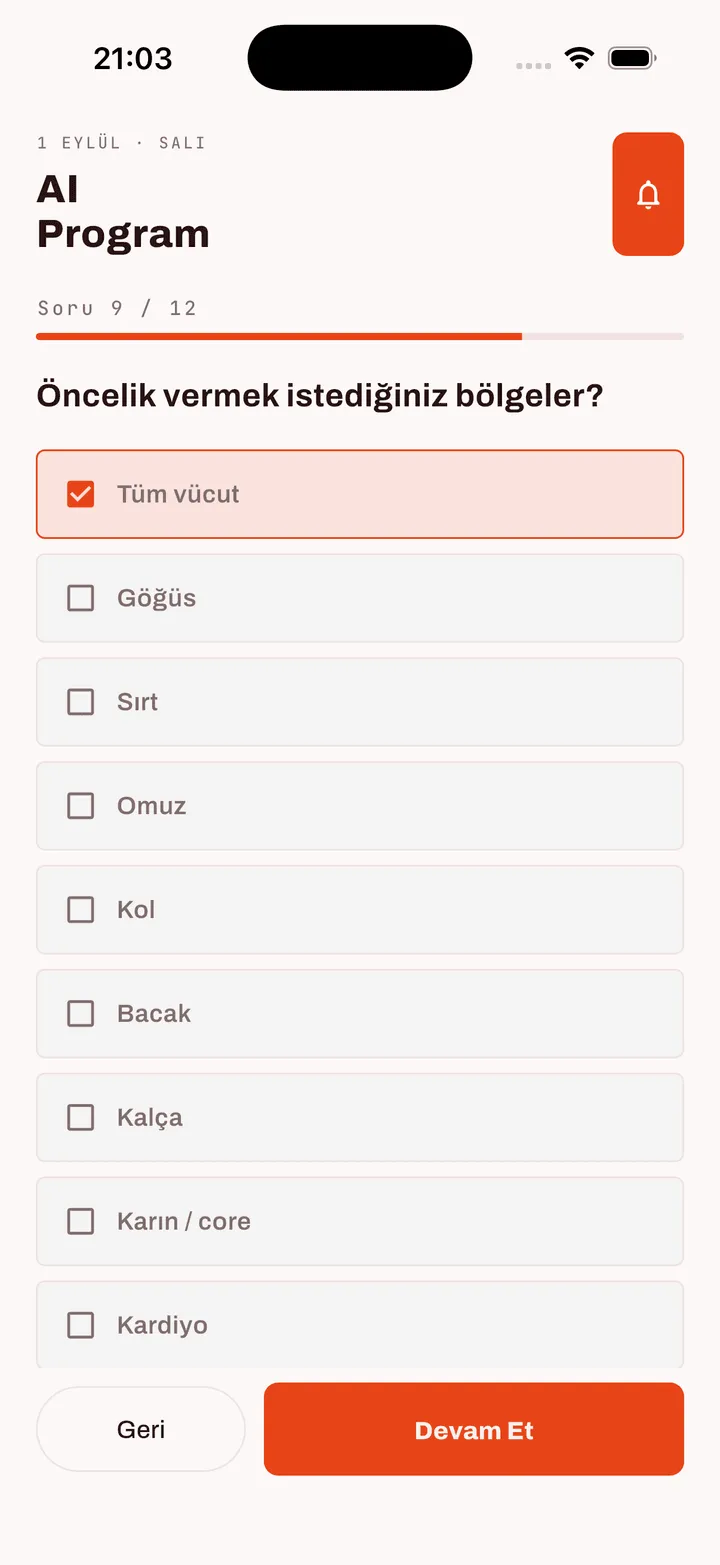 FitApp AI program anketinde öncelik verilecek bölgelerin seçimi: tüm vücut, göğüs, sırt, omuz, kol, bacak, kalça, karın ve kardiyo.