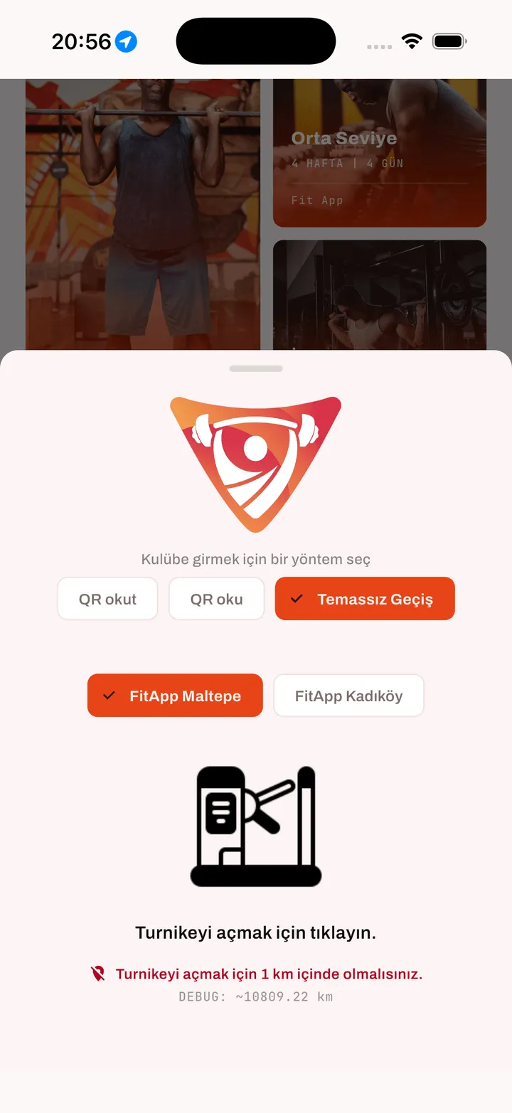 FitApp turnike geçiş ekranı: QR okut, QR oku ve temassız geçiş seçenekleri, şube seçimi ve turnikeyi açma düğmesi.